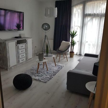 Downtown'S Pearl Apartamento Pécs Exterior foto