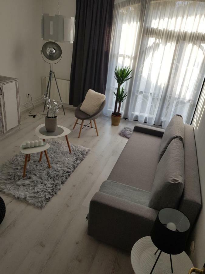 Downtown'S Pearl Apartamento Pécs Exterior foto