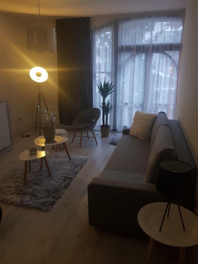 Downtown'S Pearl Apartamento Pécs Exterior foto