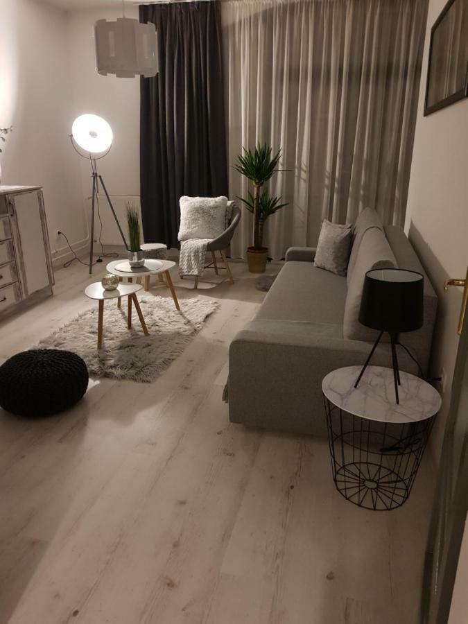 Downtown'S Pearl Apartamento Pécs Exterior foto