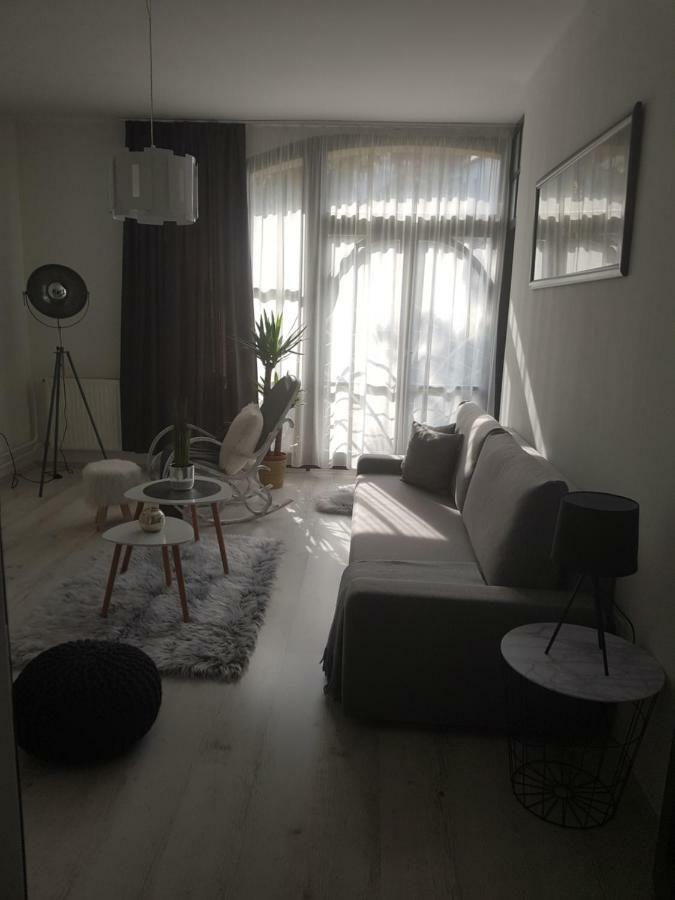 Downtown'S Pearl Apartamento Pécs Exterior foto