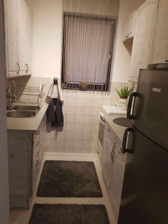 Downtown'S Pearl Apartamento Pécs Exterior foto